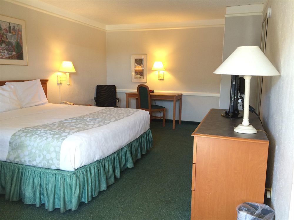 Sunset Hotel 2*